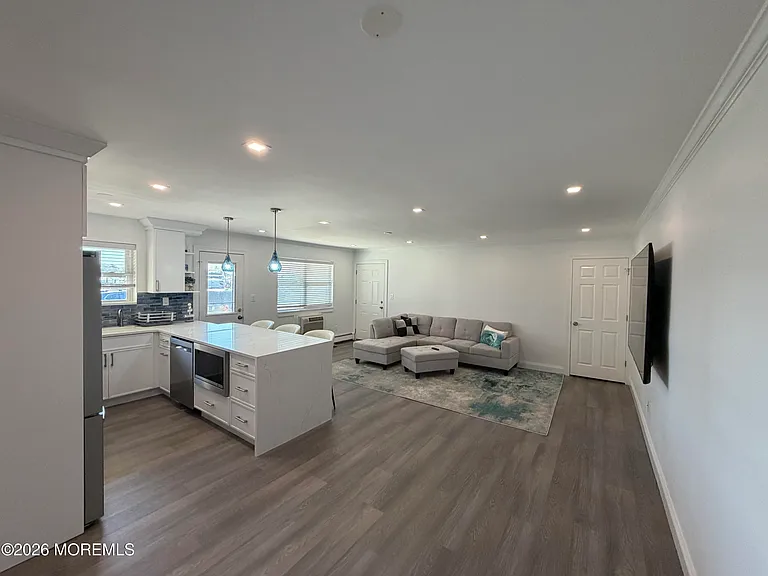 135 Wharfside Dr — Photo 4
