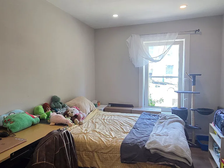357 Keele St — Photo 9