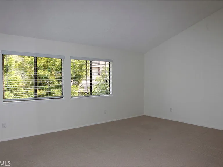 28116 Ridgepoint Ct — Photo 6