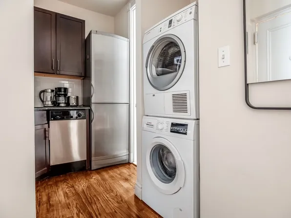 535 Hudson Street image 1 of 14