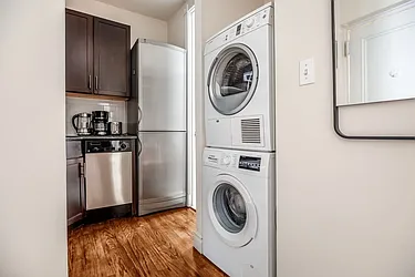 535 Hudson Street, #4D