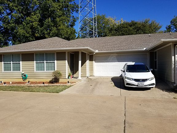 3rd image of 208 N Val Verde Cir APT B