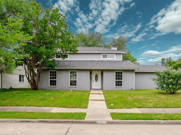 8910 Deerwood Dr, Rowlett, TX 75088