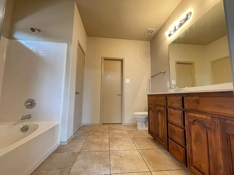 5913 Missy Ln — Photo 11