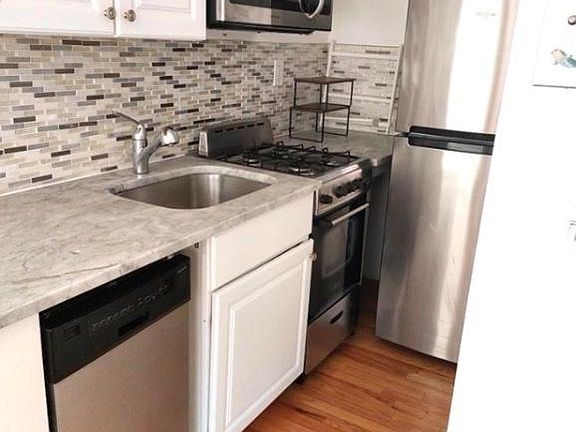 5th image of 753 E 6th St APT 5