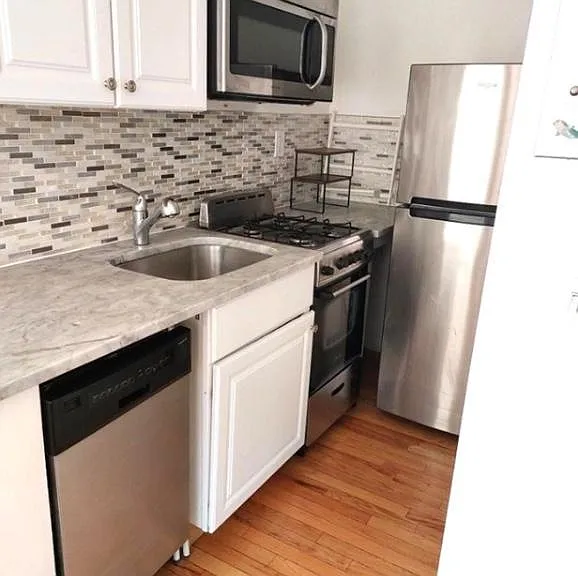 753 E 6th St #7 — Photo 10