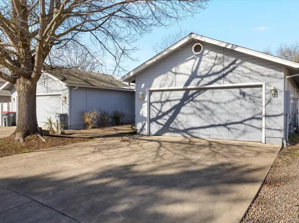 887 Columbine Way, Central Pt, OR 97502