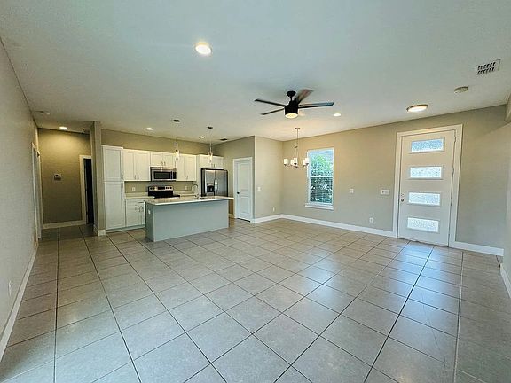 4th image of 305 Hibiscus Dr
