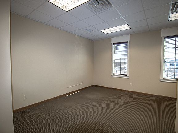 3rd image of 1100 Brampton Ave Suite L