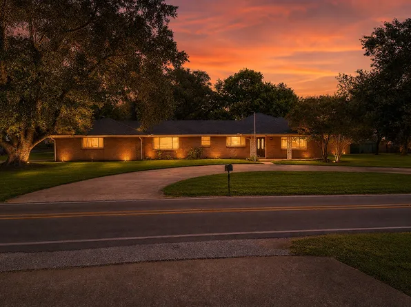 600 E Liberty St, Pilot Point, TX 76258