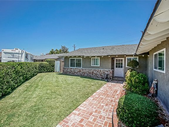 4th image of 15943 Garydale Dr