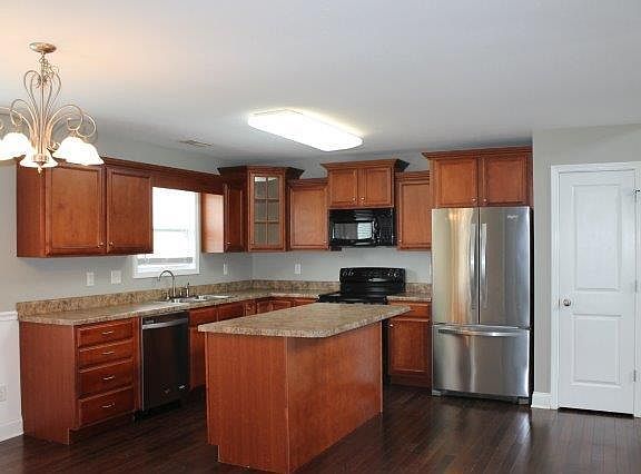 4th image of 696 N Peppercorn Ln