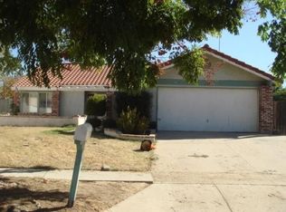 209 Coral Tree Dr, Rialto, CA 92377