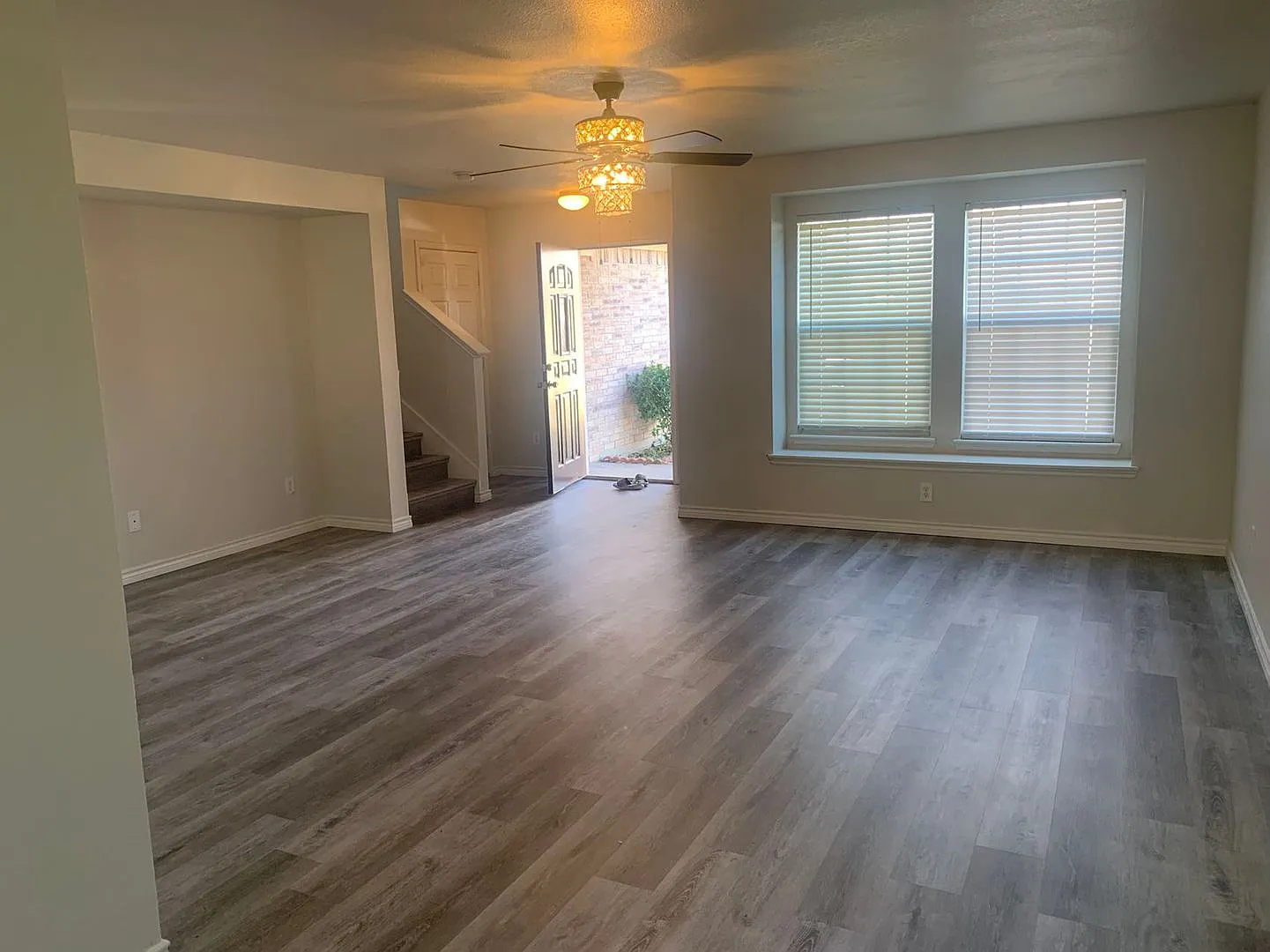 Gorgeous 2-story 4-bedroom home! — Photo 4