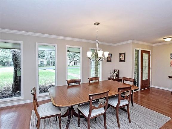 3rd image of 11905 Brookwood Cir