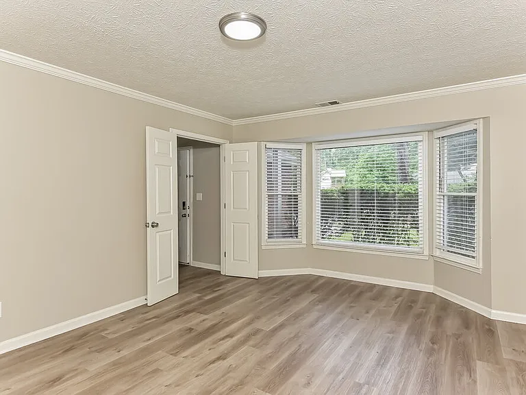 3811 Eden Glen Dr SE — Photo 4
