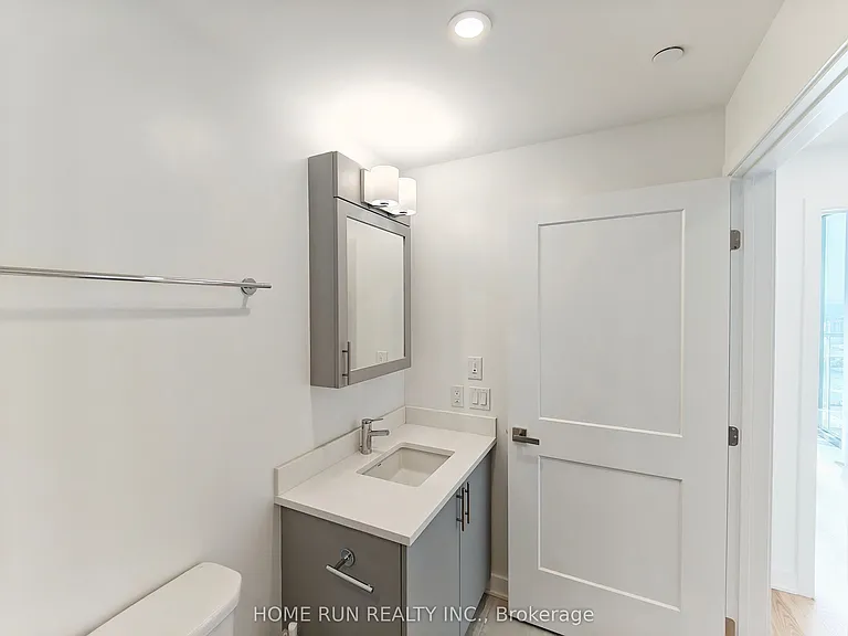340 Queen St #2502 — Photo 14