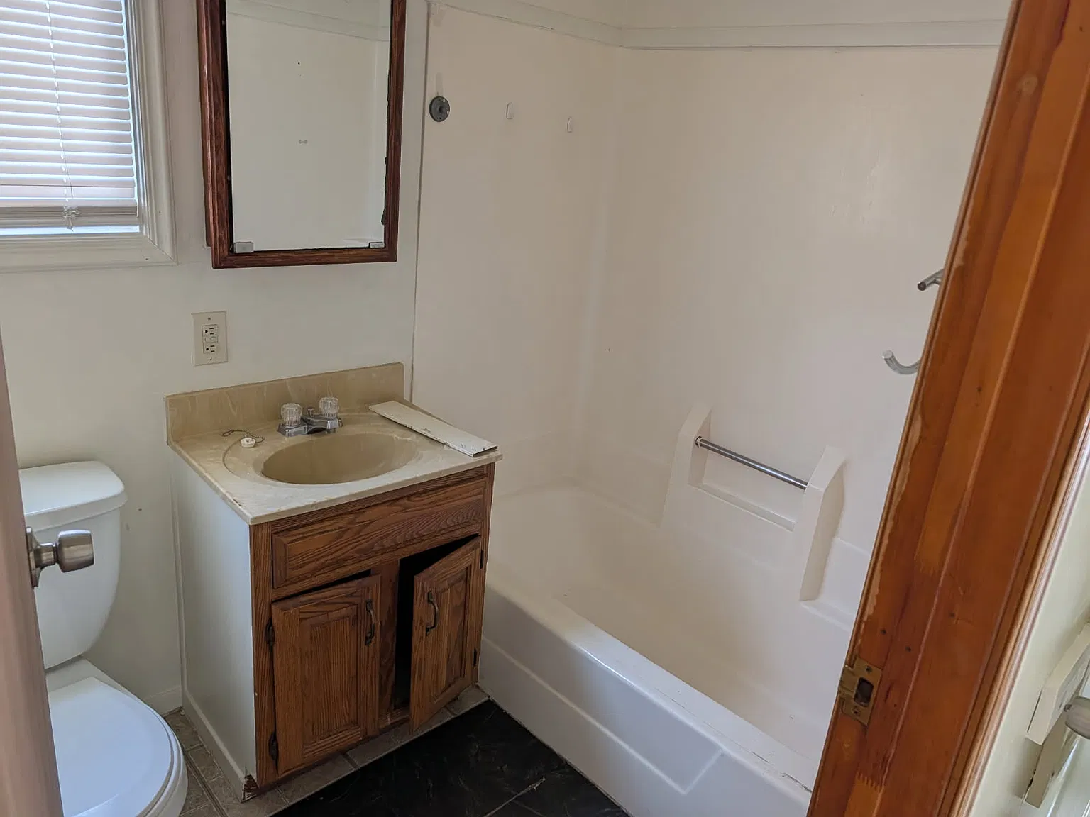 3 bed, 950 sqft, $1,295 — Photo 4