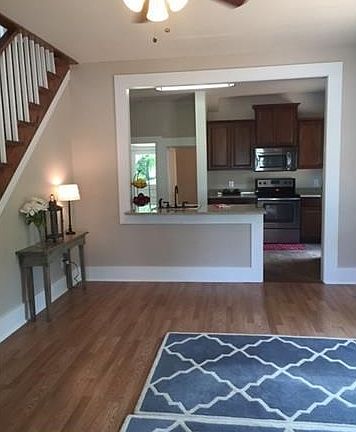 5th image of 641 N Franklin St