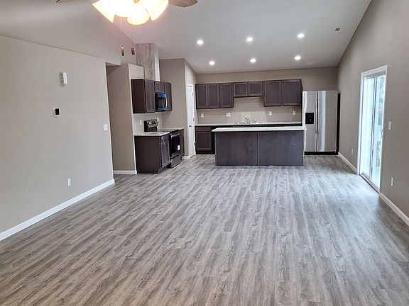 5th image of 4022-4020 Huff Blvd