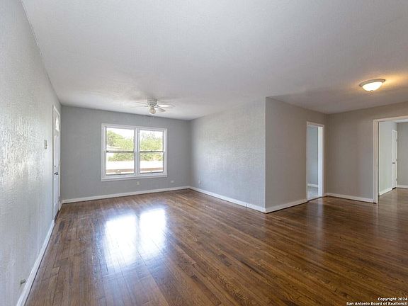 4th image of 1803 Burnet