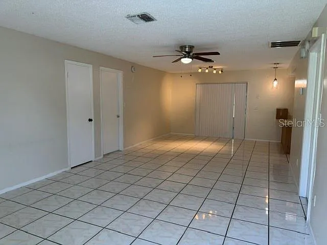 263 La Paz Dr — Photo 4