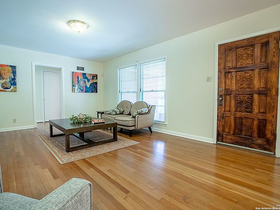 4th image of 2311 W SUMMIT AVE