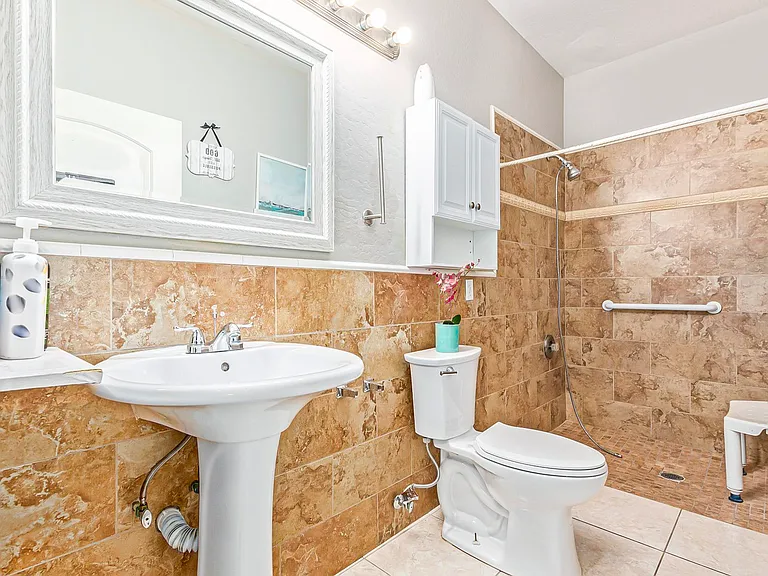 W Country Gables Dr — Photo 6
