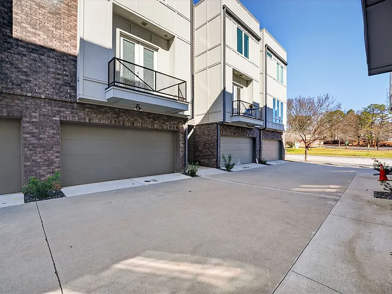 1680 Memorial Dr SE #ID1388269P — Photo 31