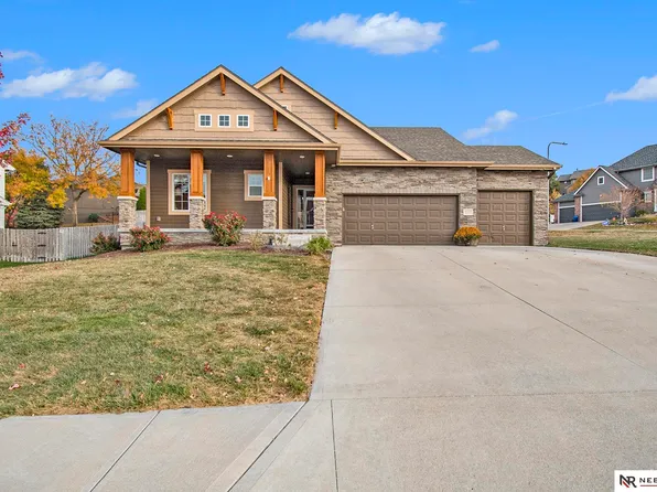 15354 Jaynes St, Omaha, NE 68116