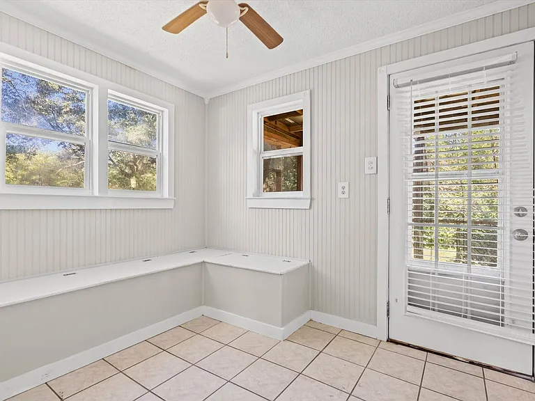 315 Azalea Cir W — Photo 14