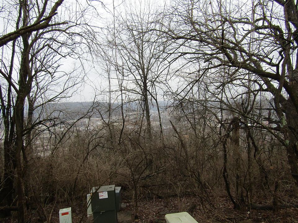 2nd image of 232 Crown Point Dr