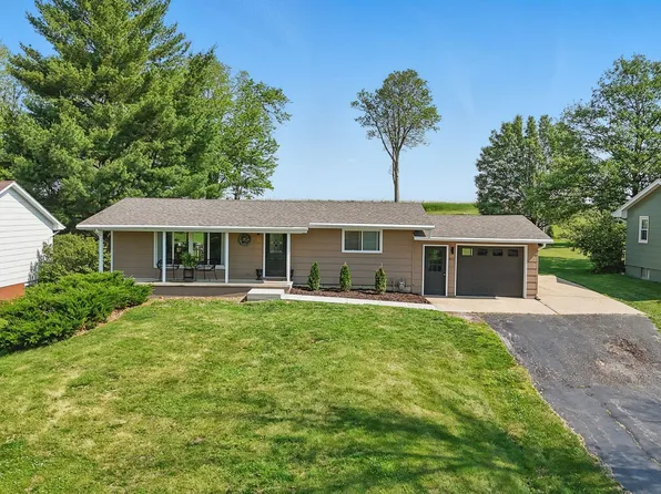 809 Oak St, Guthrie Center, IA 50115