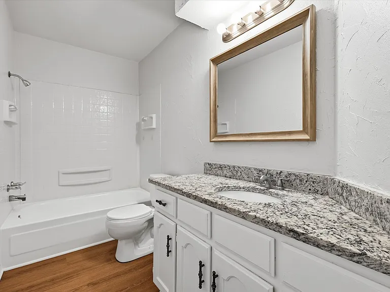 7913 Pebblebrook Dr — Photo 17
