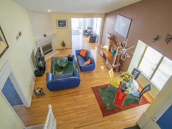 Stunning 2 story Living Room and Dining room, nice size foyer, all Hardwood flooring