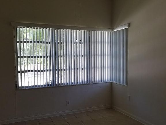 5th image of 520 N 13th Ave