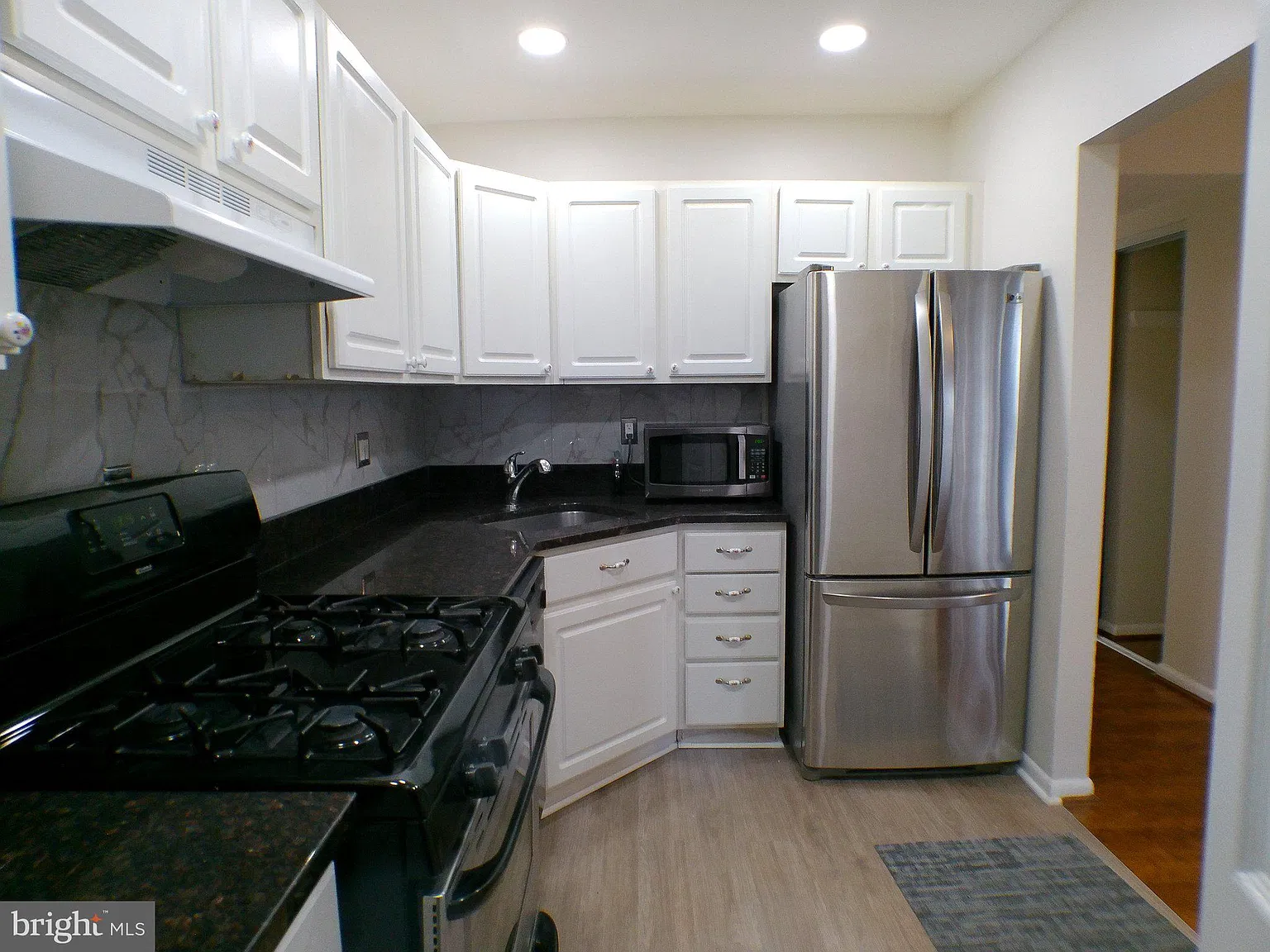 Huntcrest Condominium — Photo 1