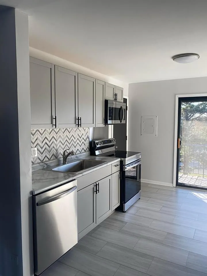 2 bed, $2,000 — Photo 1