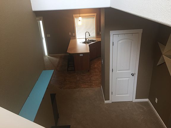 5th image of 727 1st Ave NE