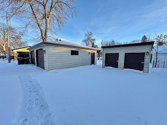 2nd image of 926 N Aurdal Ave