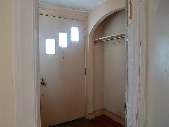 2nd image of 107 Spring St