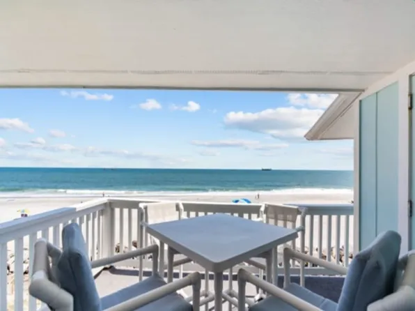 (undisclosed Address), Carolina Beach, NC 28428