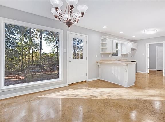 3rd image of 47398 Cardinal Dr