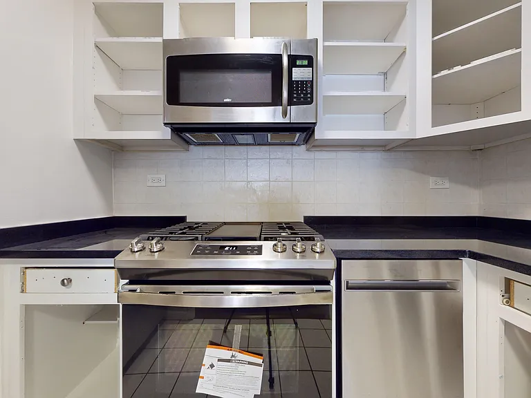 220 E 63rd St #1H — Photo 6