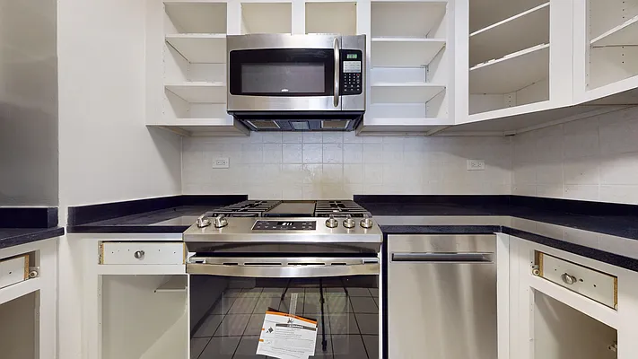 Rented by Bond New York | media 7