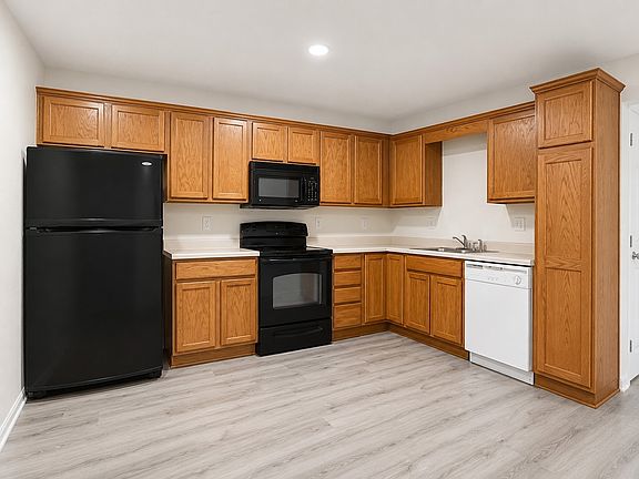 2nd image of 1107 SE Village View Ln