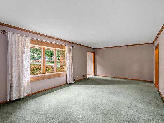 4th image of 25 Lorup Ave