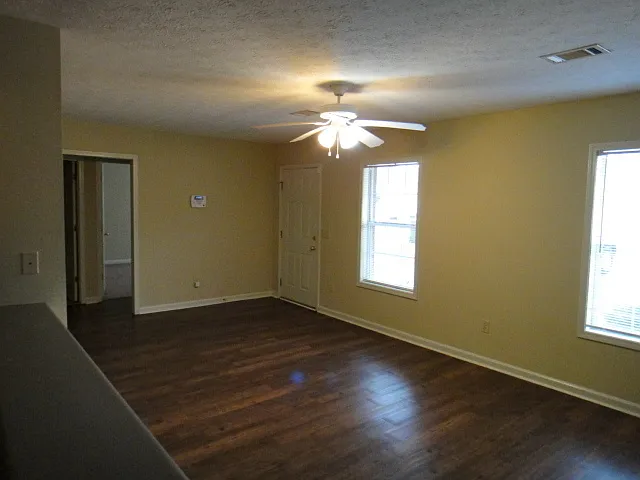 2006 Longview Ct — Photo 4