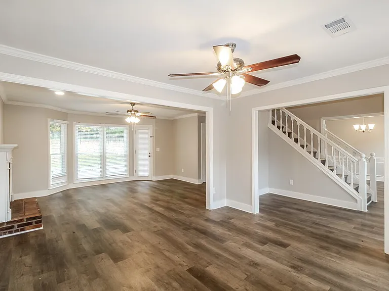 2570 Broadmoor Ct — Photo 9