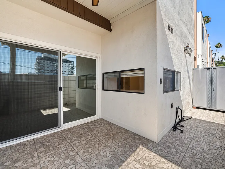 1227 N Brand Blvd #7 — Photo 15